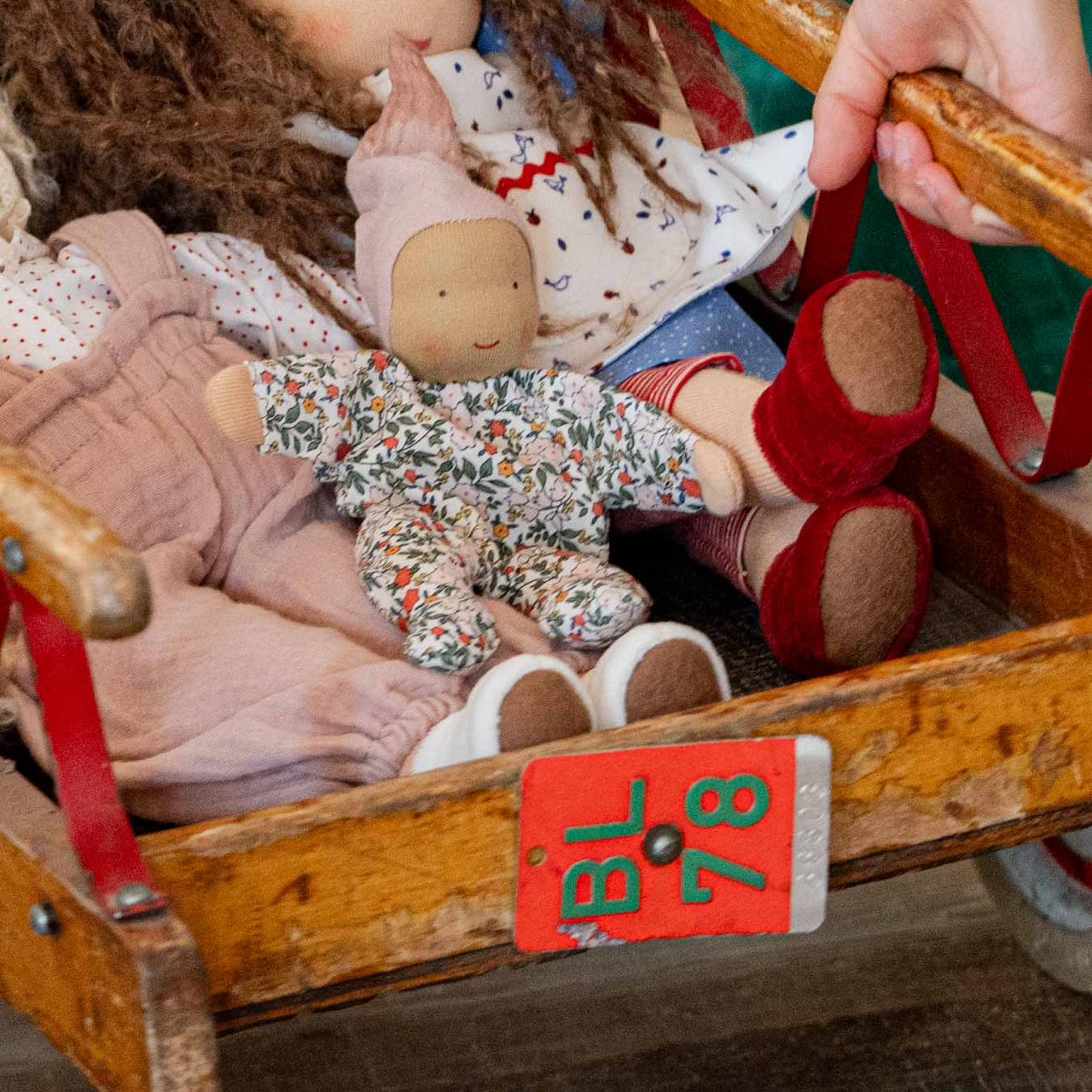 Waldorfpuppe NINI Blümchen